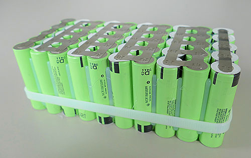 Batterie-Pack im Endtest (End-of-Line-Test)
